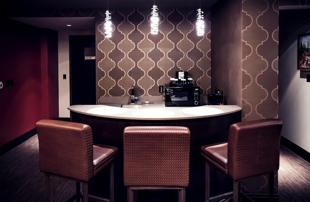 Cherokee Casino & Hotel Roland 11/71