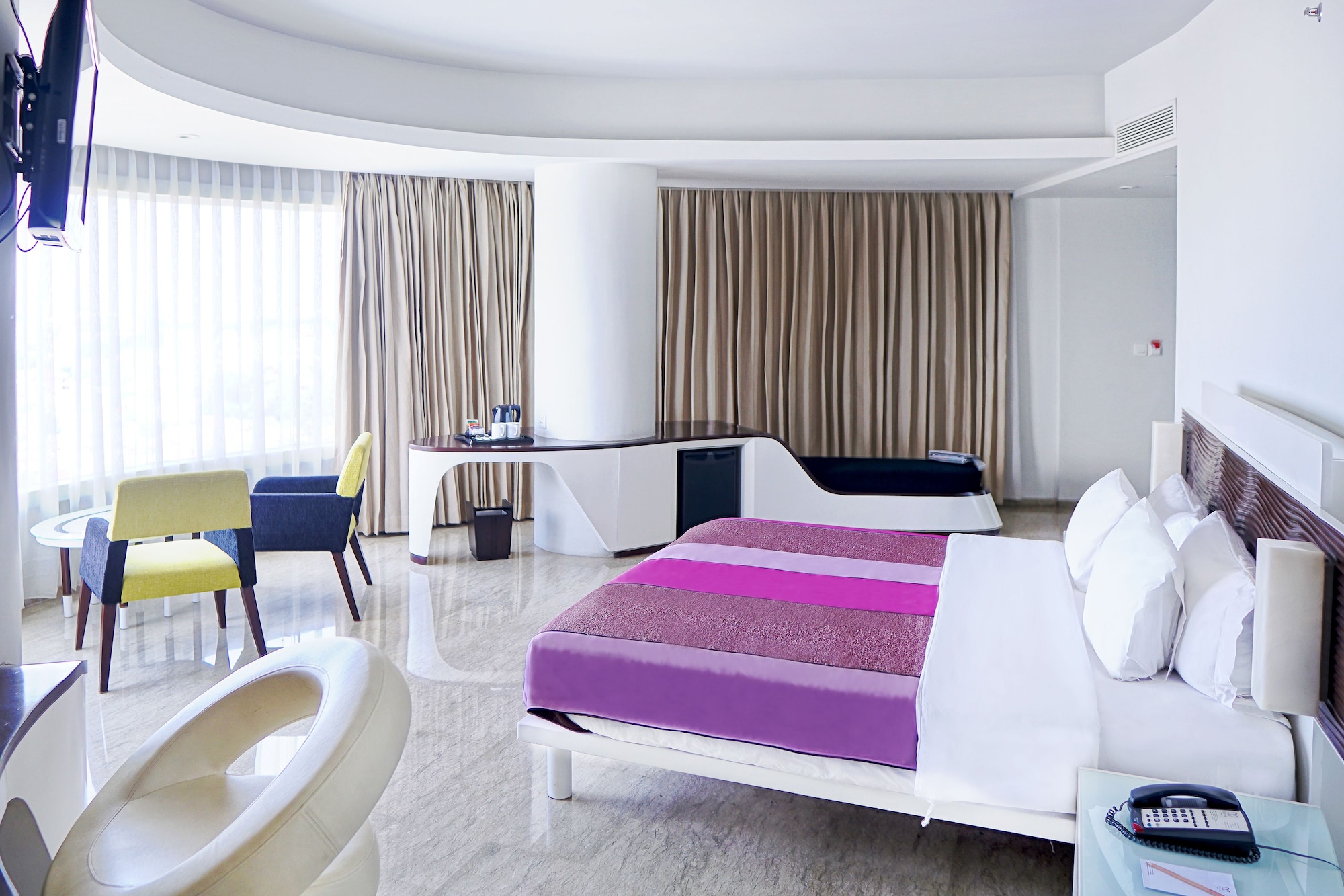 Senior, Executive, King Bed