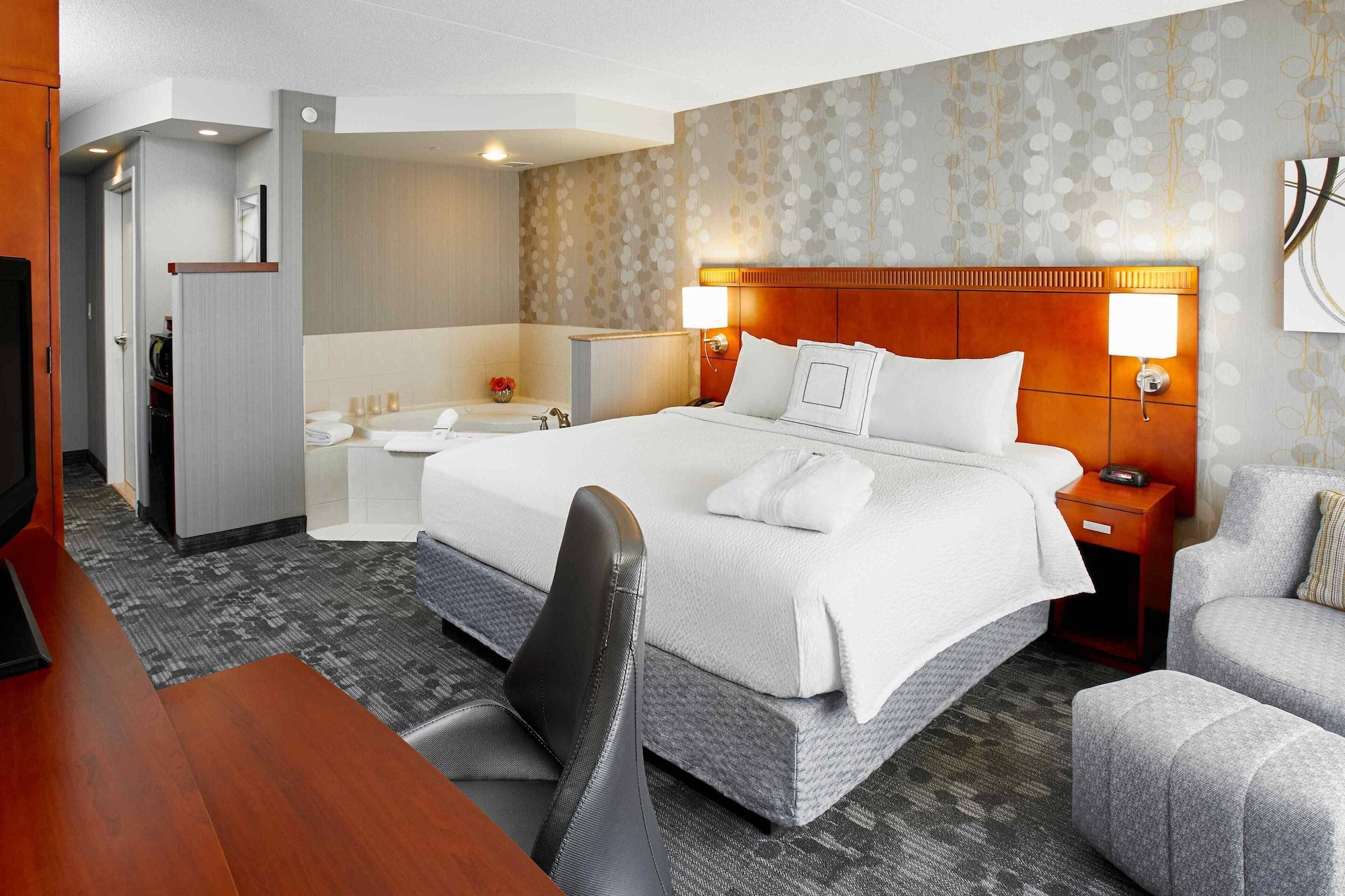 Room at Courtyard By Marriott Toronto Brampton, BRAMPTON - ONTARIO