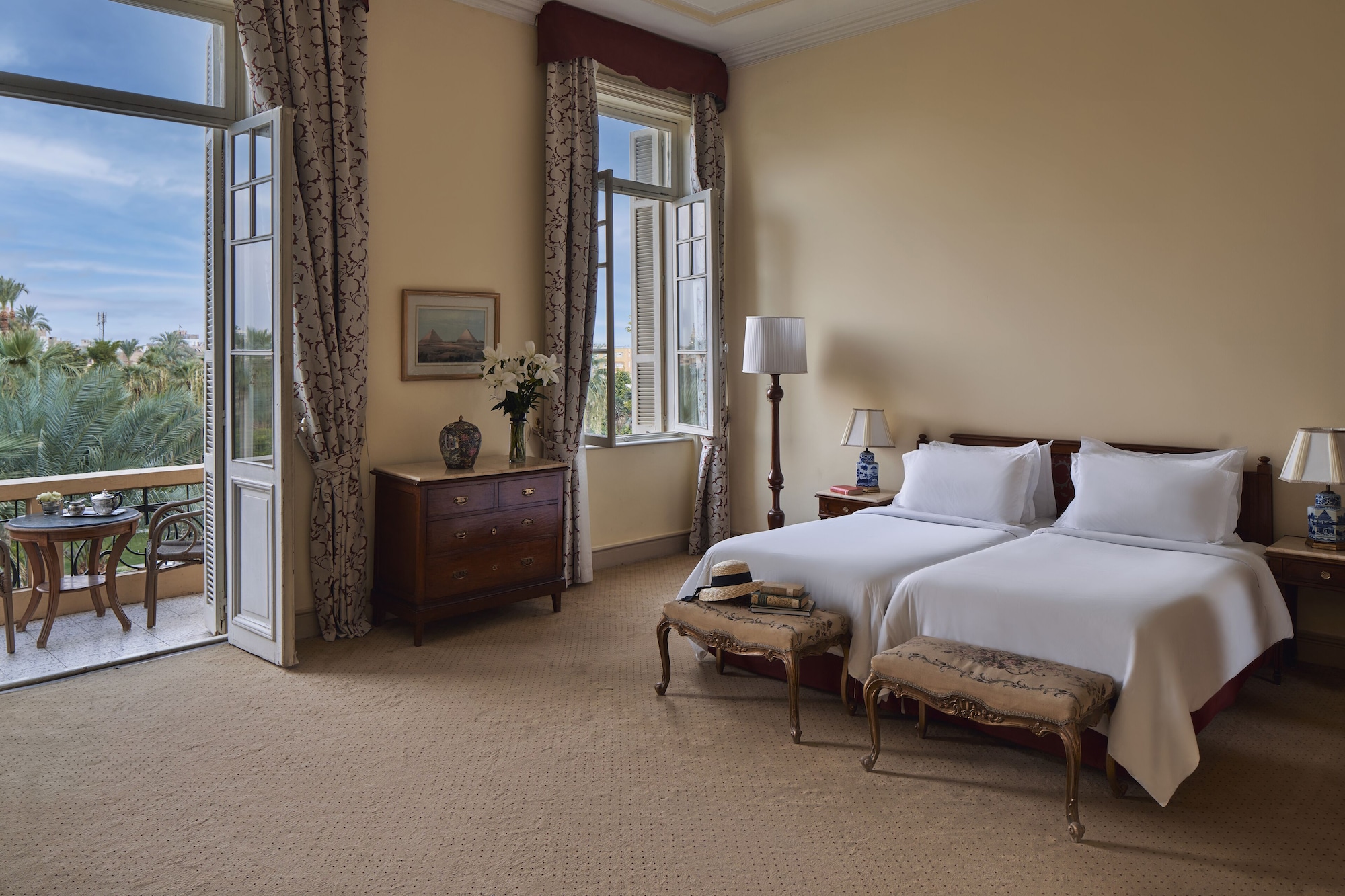 LUXURY, TWIN BEDS, GARDEN VIEW