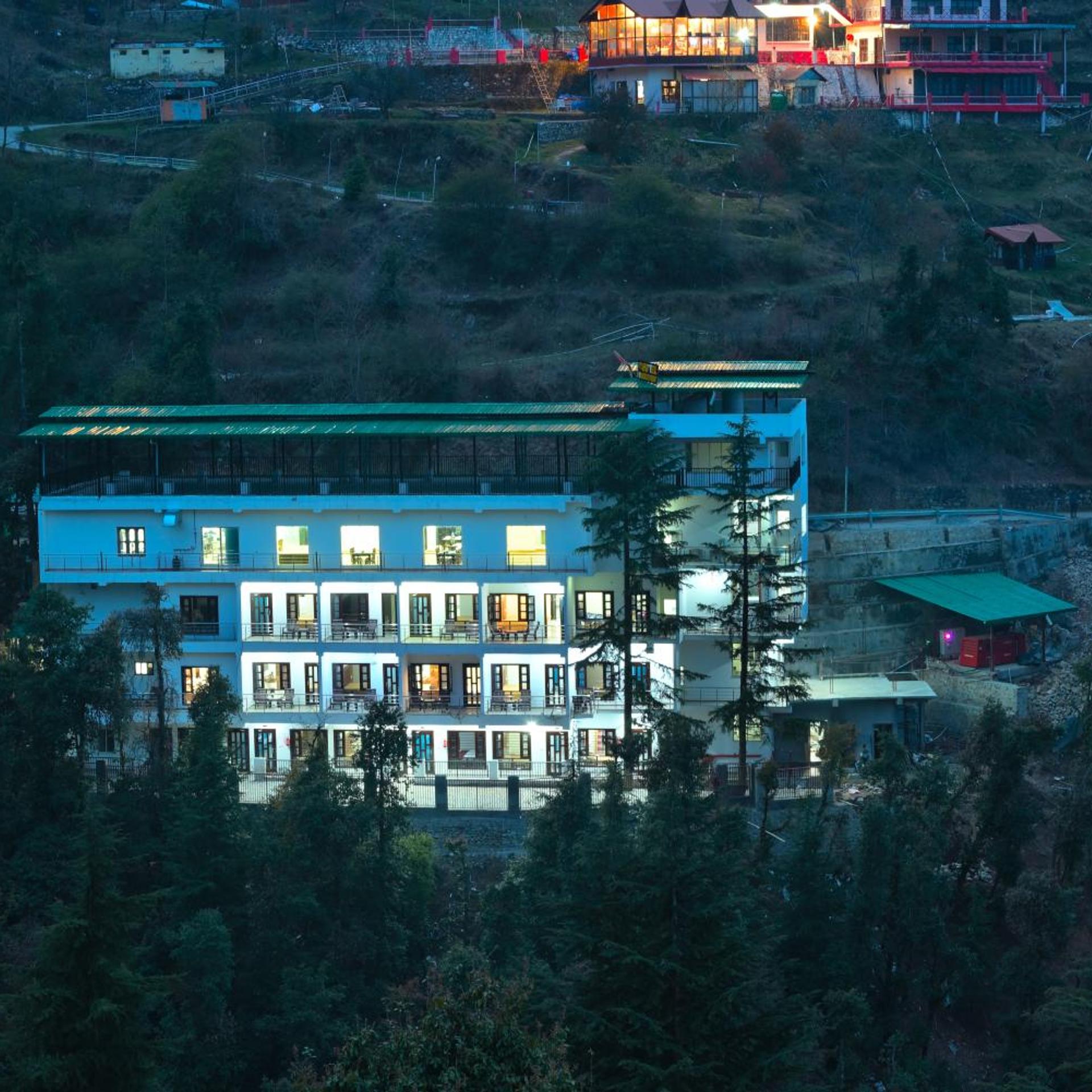 La Riqueza Dhanolti View in DHANAULTI