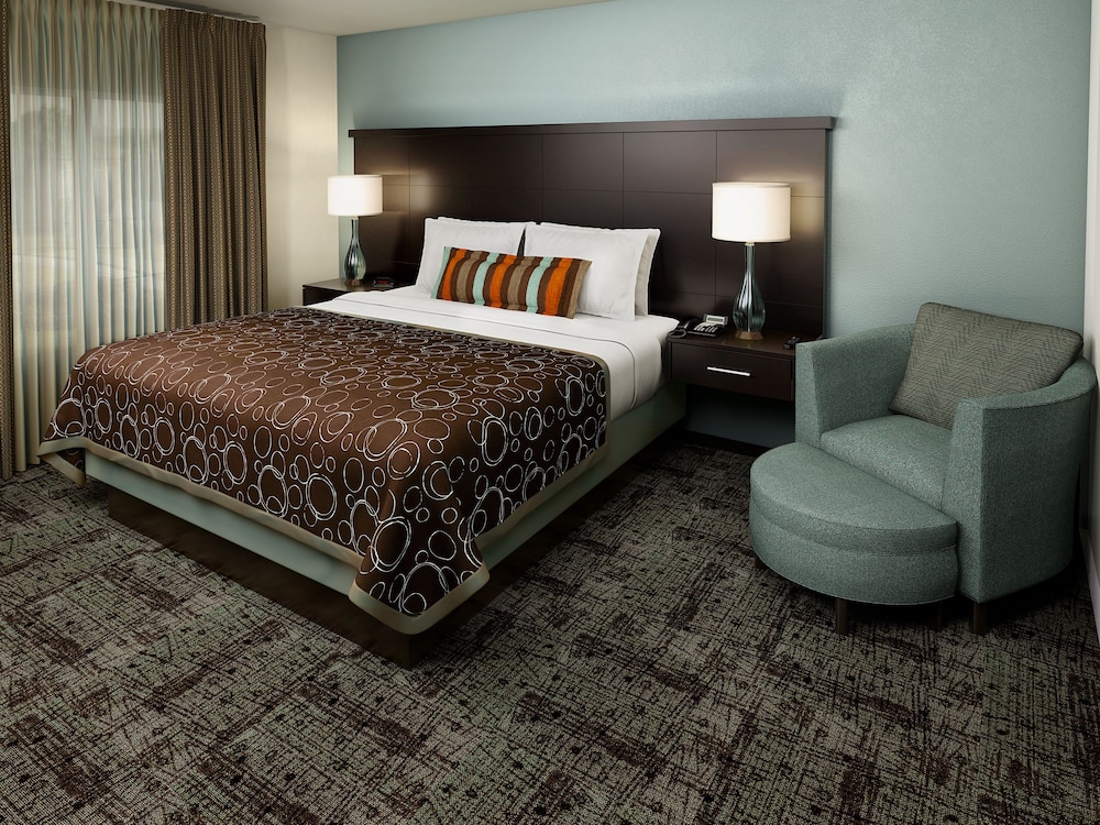 1 Bedroom, Suite, King Bed, Kitchen