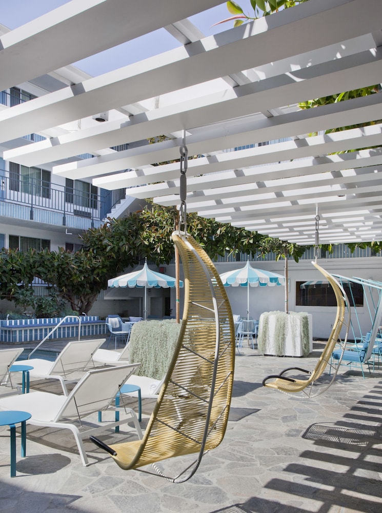 Beverly Laurel Hotel 62/69
