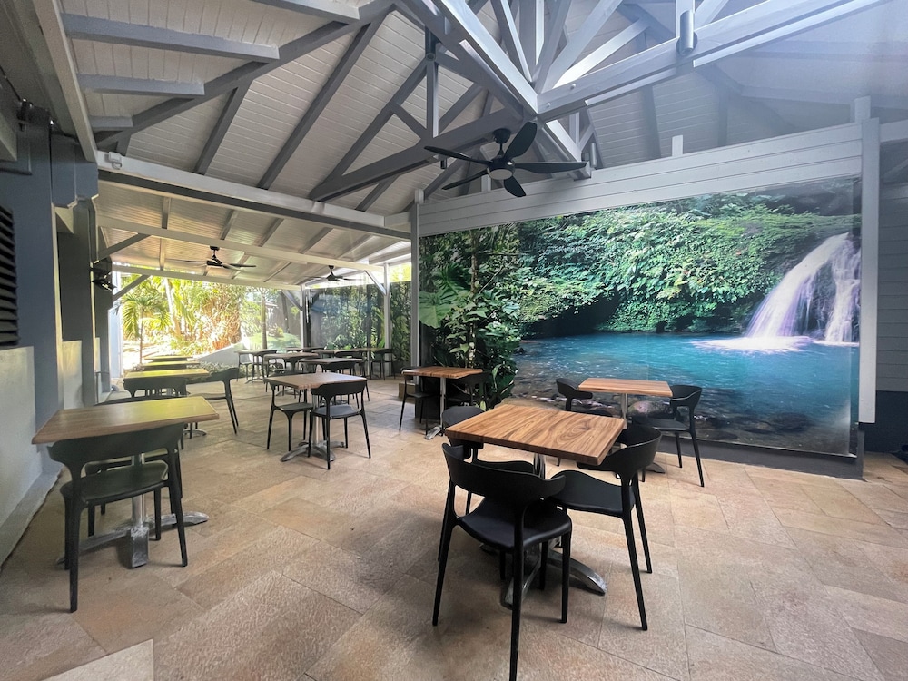 KARAIBES HOTEL 48/65