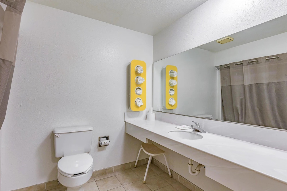 Red Lion Inn & Suites Pontoon Beach 54/55