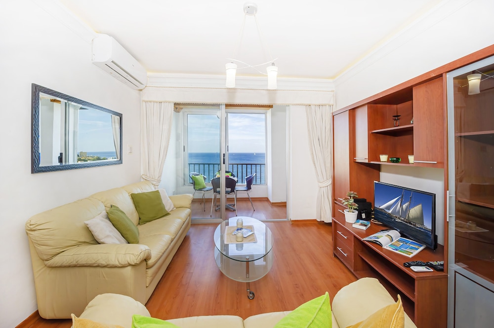 Spinola Bay Apartment 10/40