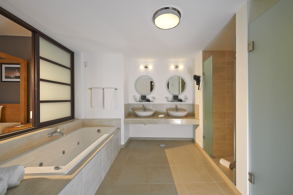 Melia Dunas Beach Resort And Spa 30/68