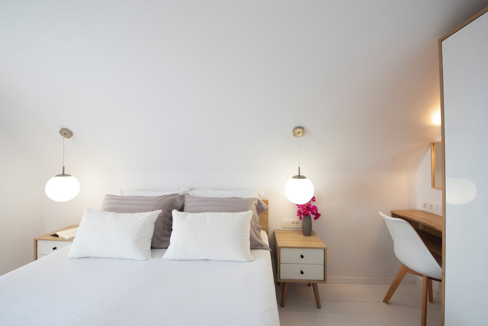 White Orchid Luxury Suites 22/50