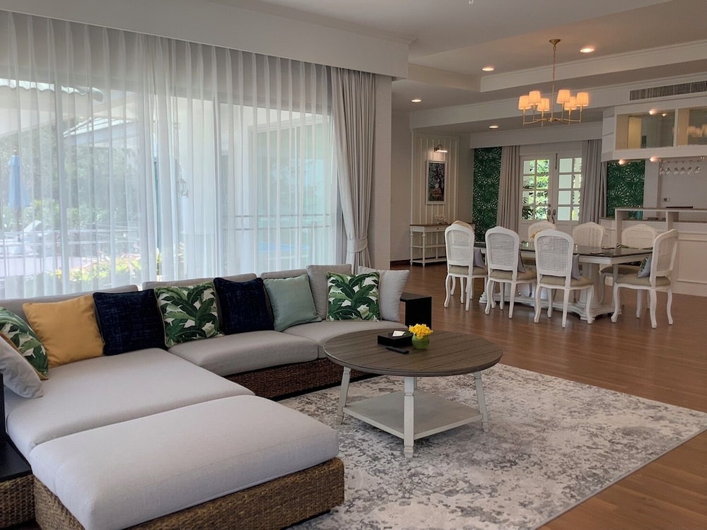 Seapine Beach Golf and Resort Hua Hin 24/50