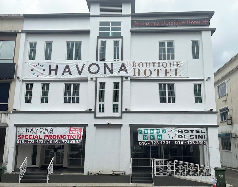 Havona Boutique Hotel at Mount Austin 3/48