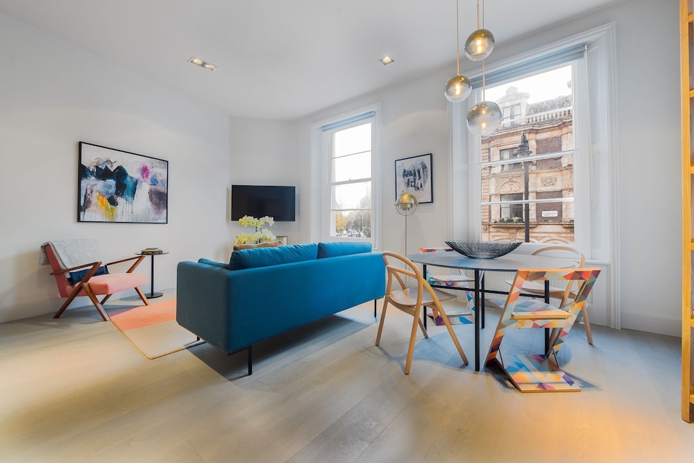 South Kensington by CAPITAL 54/65