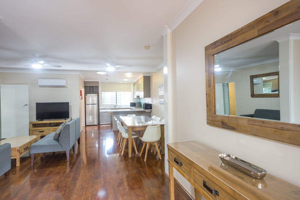 SHOAL BAY HOLIDAY PARK 36/70