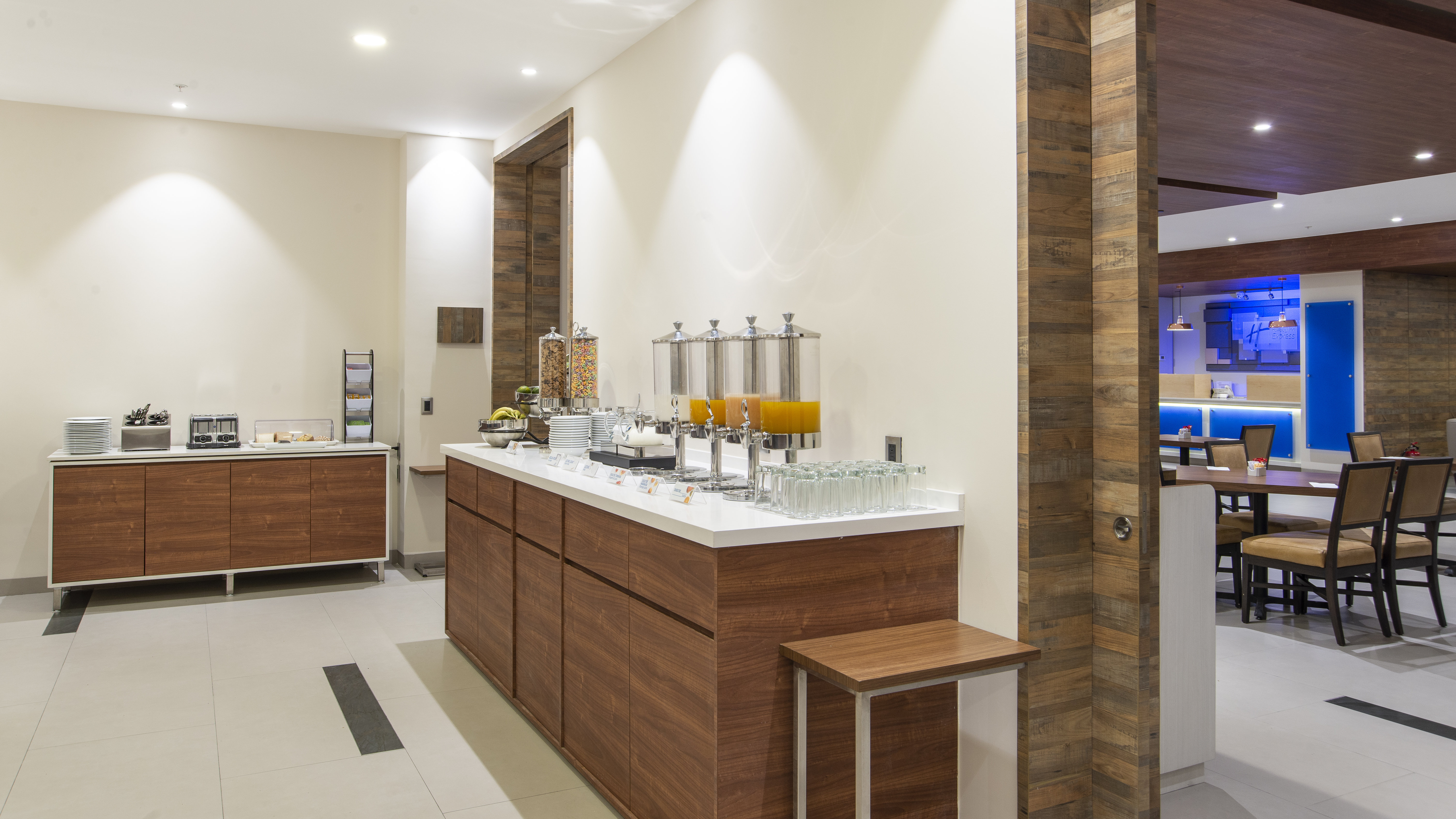 Holiday Inn Express Mexico Basilica 5/52