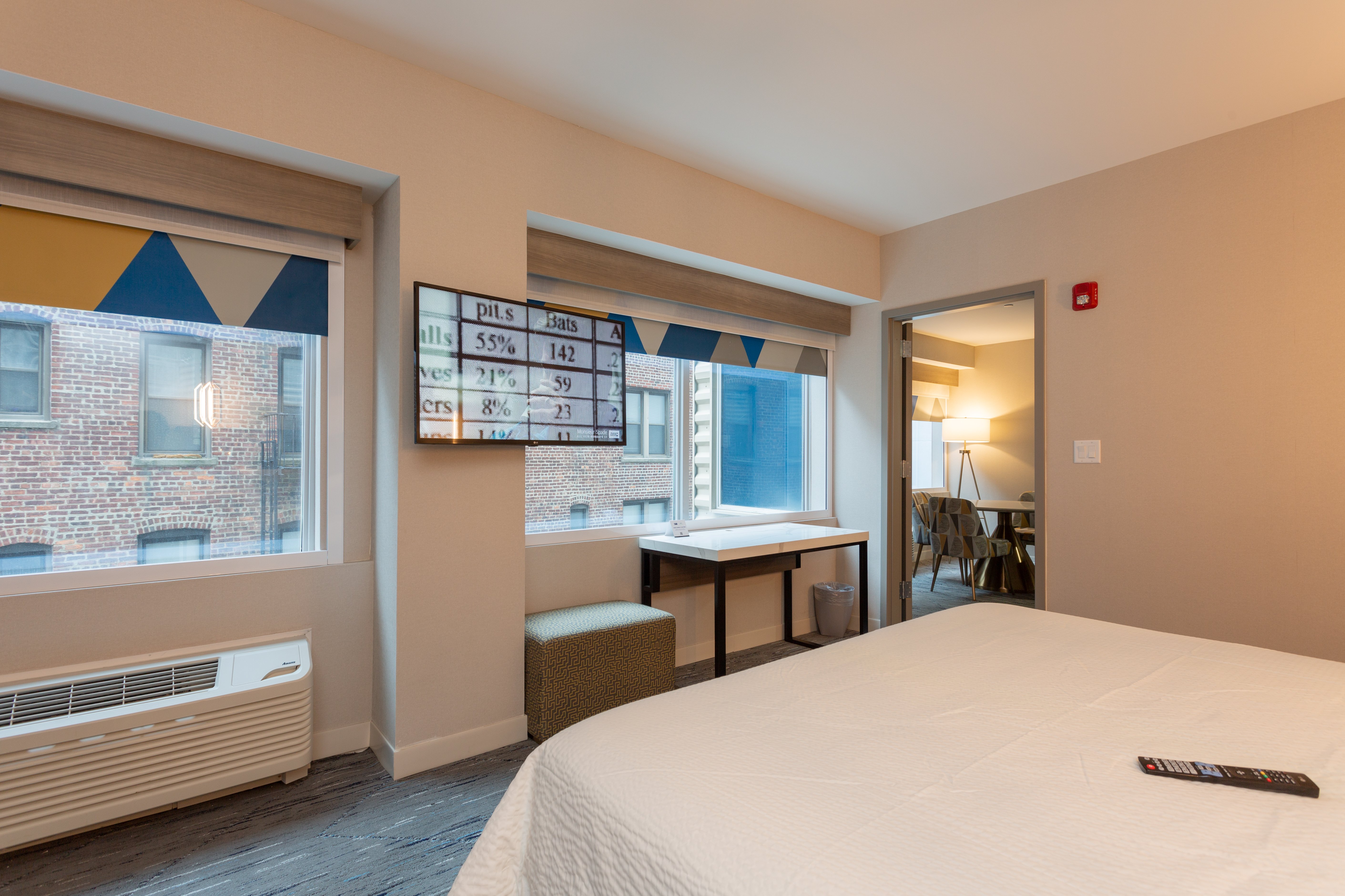 Holiday Inn Express New Rochelle 30/66