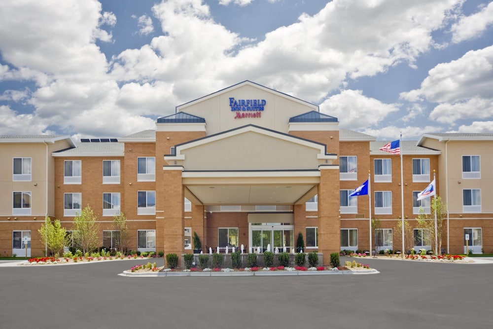 Fairfield Inn And Suites Milwaukee Airport 1/38