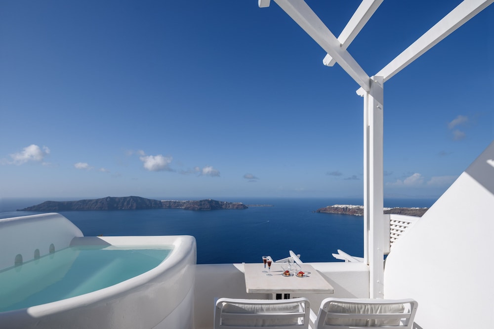 Hotel Above Blue Suites 77/80