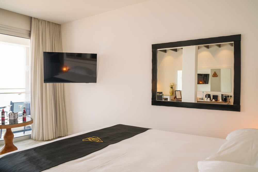 غرفة سوبيريور بسرير كوين بإطلالة على البحر بشرفة، The Ciao Stelio Deluxe Hotel - Adults Only 4/10