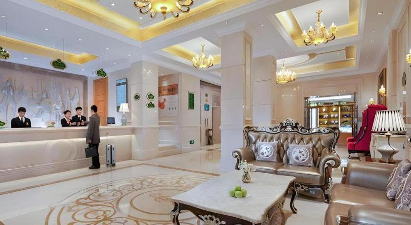 Vienna Hotel (Chuanxin Drum Tower Metro Station, Beijing Road) 9/50