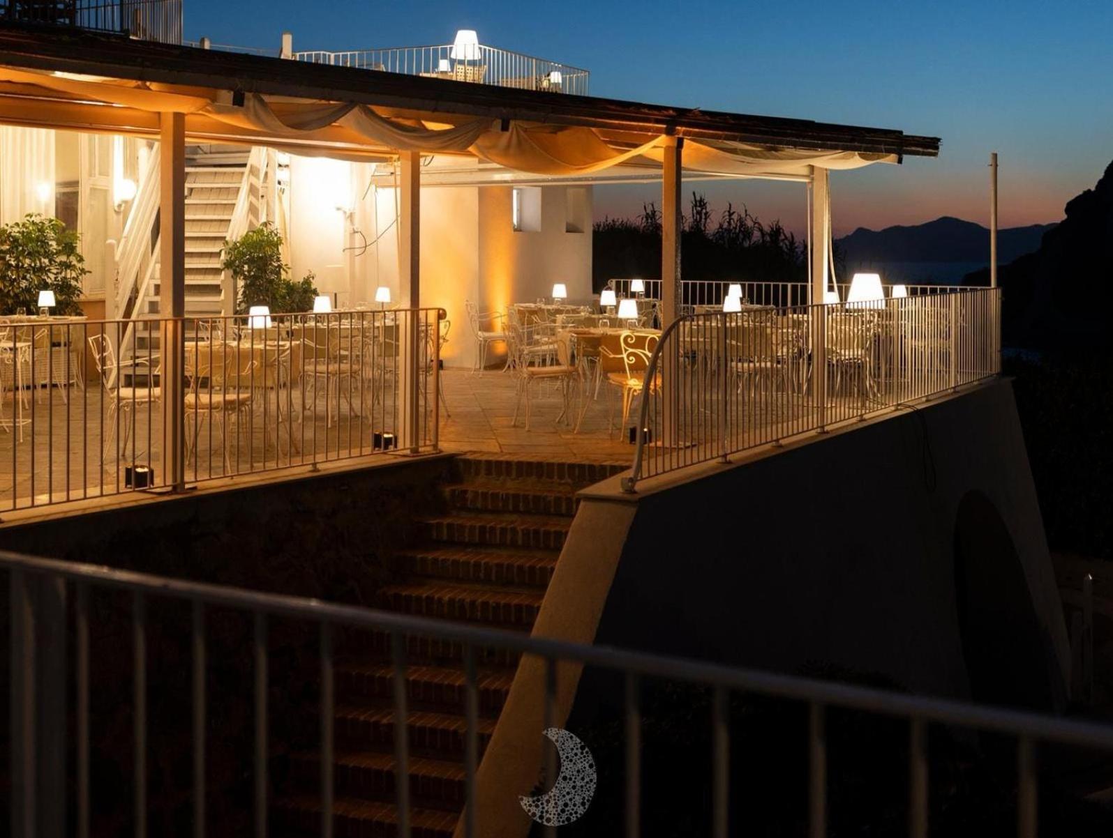 Grand Hotel Chiaia di Luna 32/55