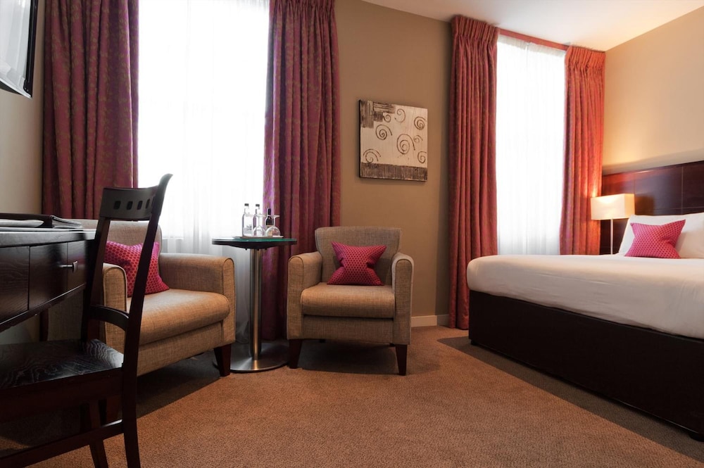 DELUXE, DOUBLE BED