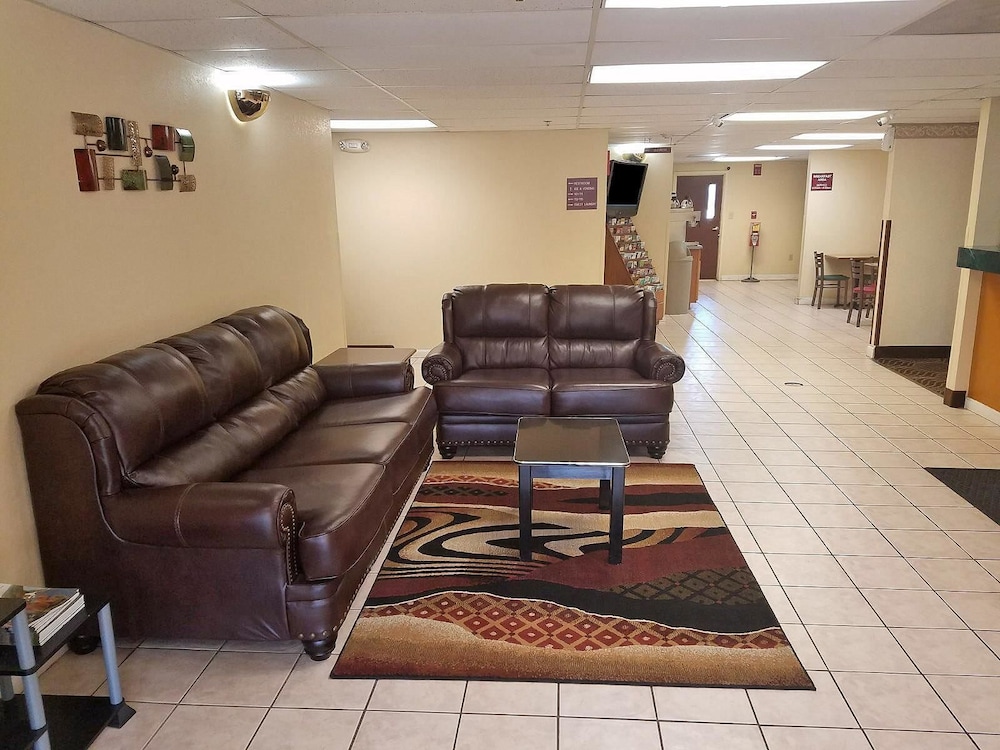American Inn Evansville 17/22