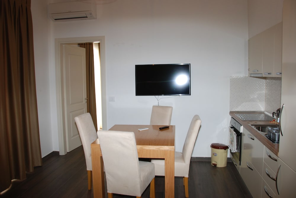 Sunrise Luxury Apartment 43/50