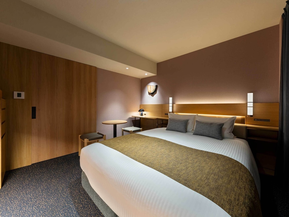 Superior-1 bed Queen (with washing machine)
