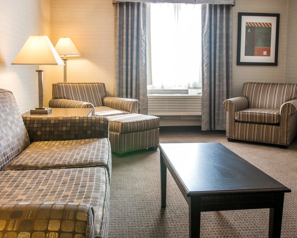 Quality Inn Suites Next To the Casino 26/35