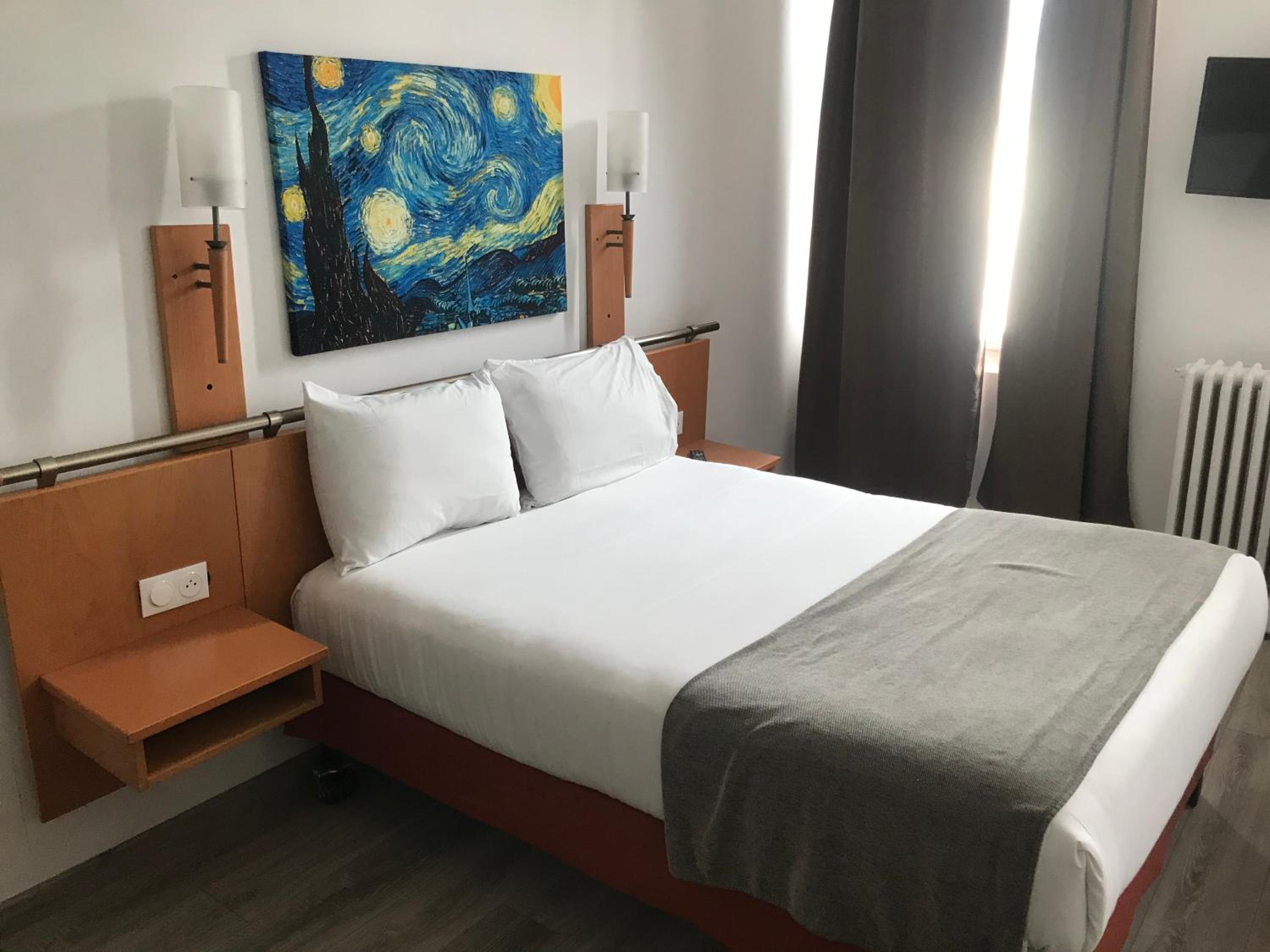 Room, Triple, Morand Hotel 9/10