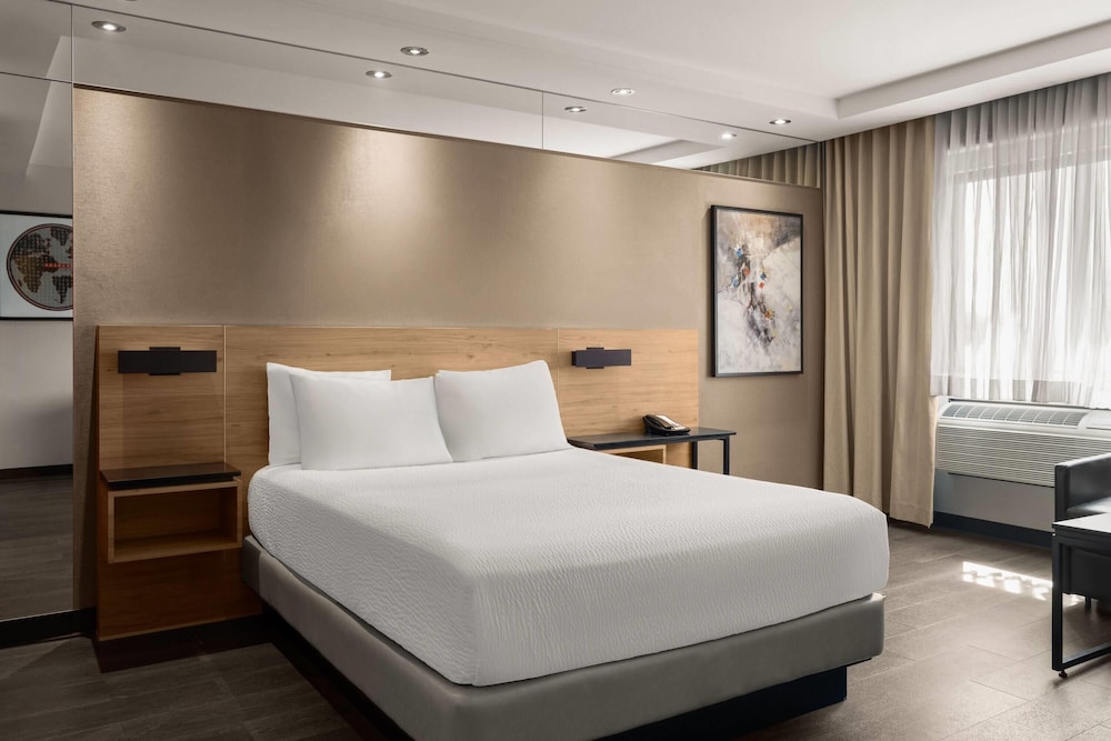 Ramada by Wyndham Laval 24/60