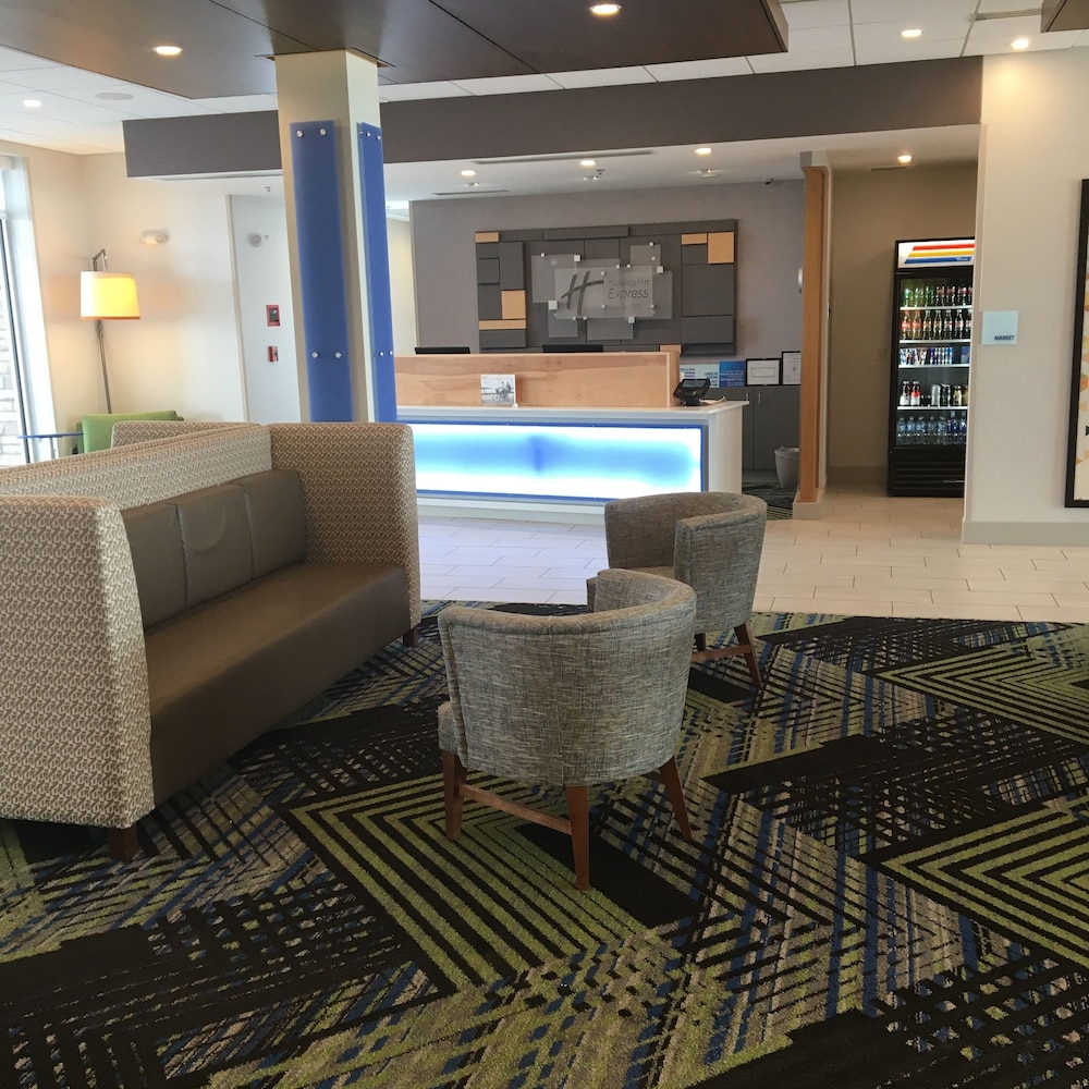 Holiday Inn Express and Suites Nebraska City 9/41