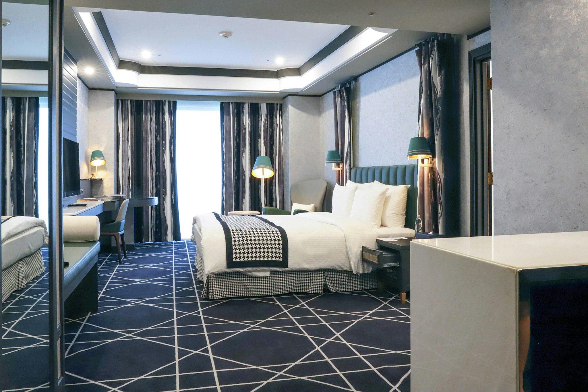 GRAND VICTORIA HOTEL 41/73