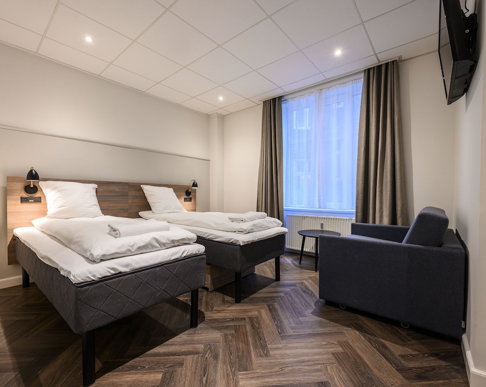 Go Hotel Saga 24/77