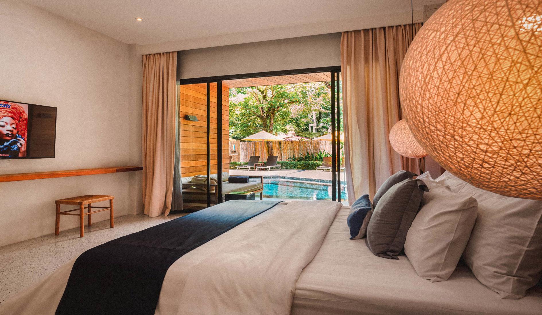 Cabana, King Bed, Pool Access