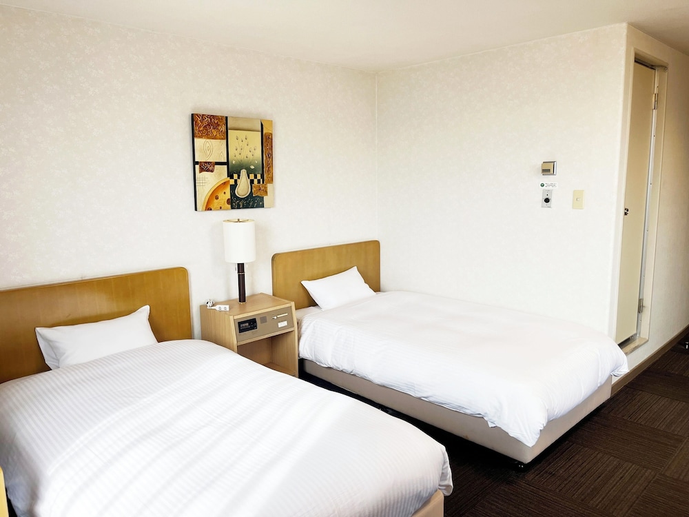 ROOM, TWIN BEDS, SMOKING