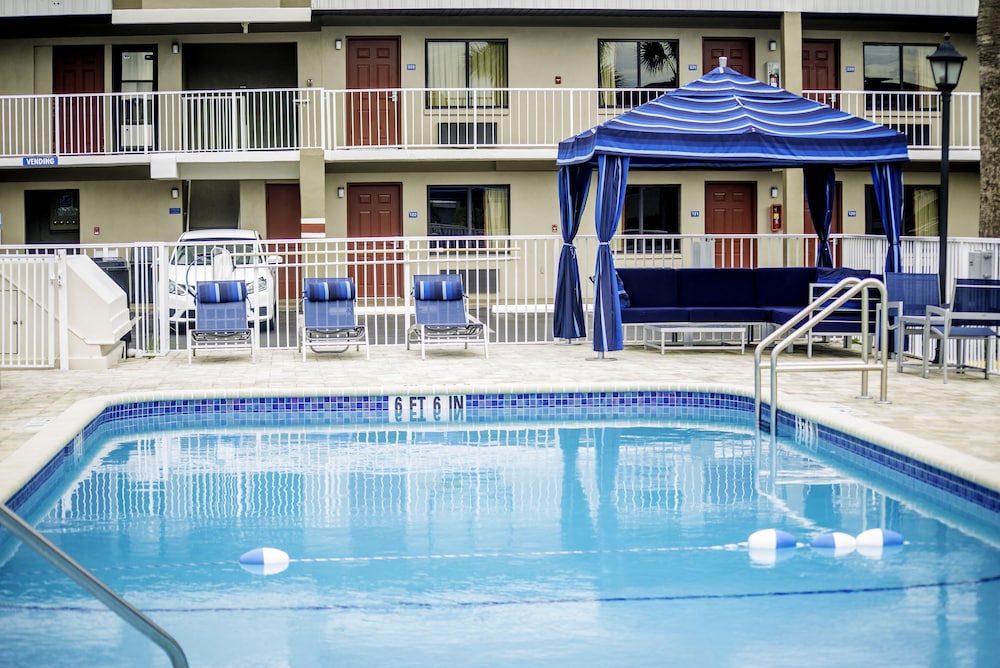 Hotel South Tampa and Suites 4/35