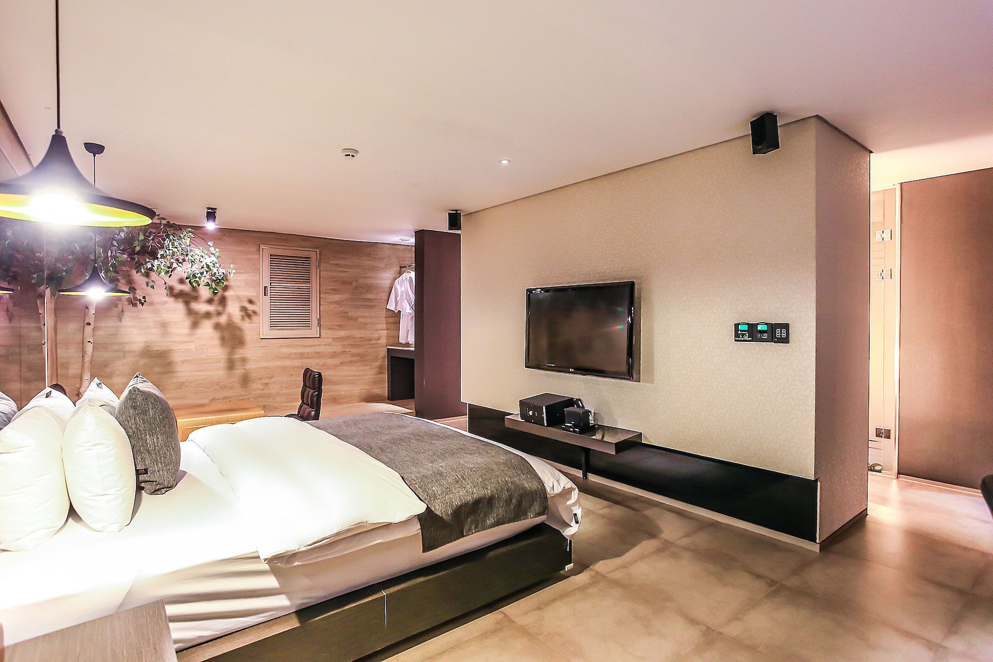 Suite, Double Bed