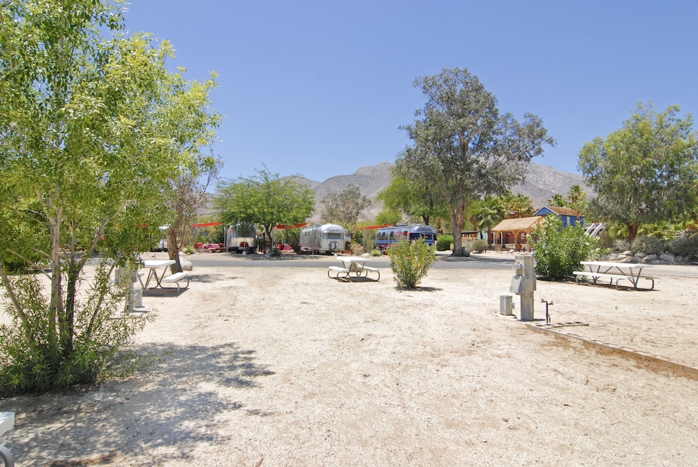 Palm Canyon Hotel and RV Resort 5/73