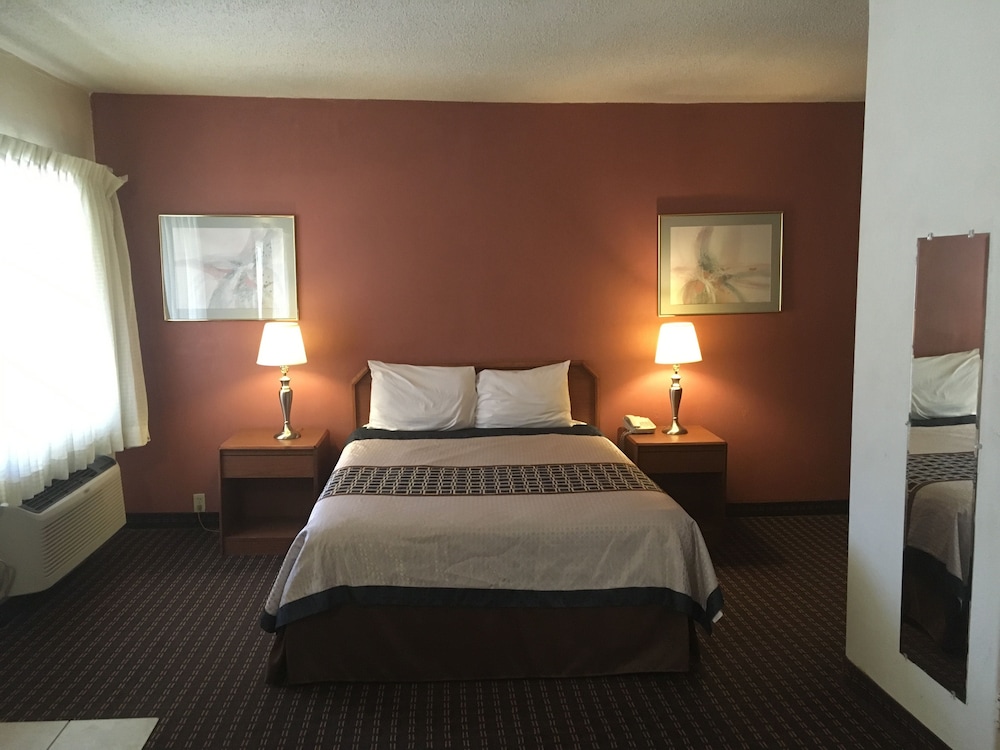 Budget Host La Fonda Motel 4/20