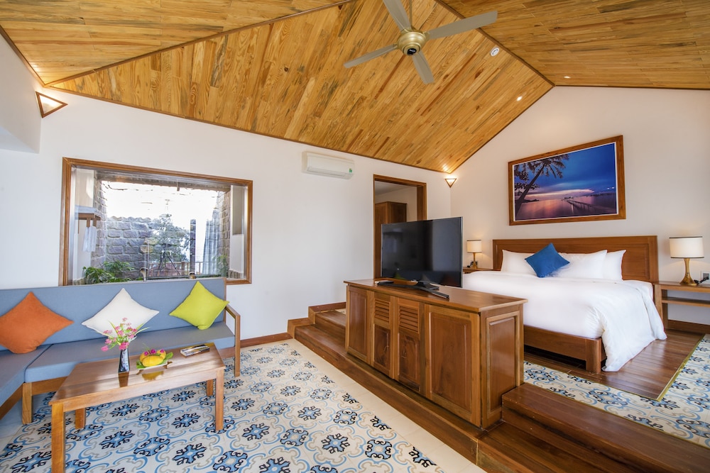 Camia Resort & Spa 58/71