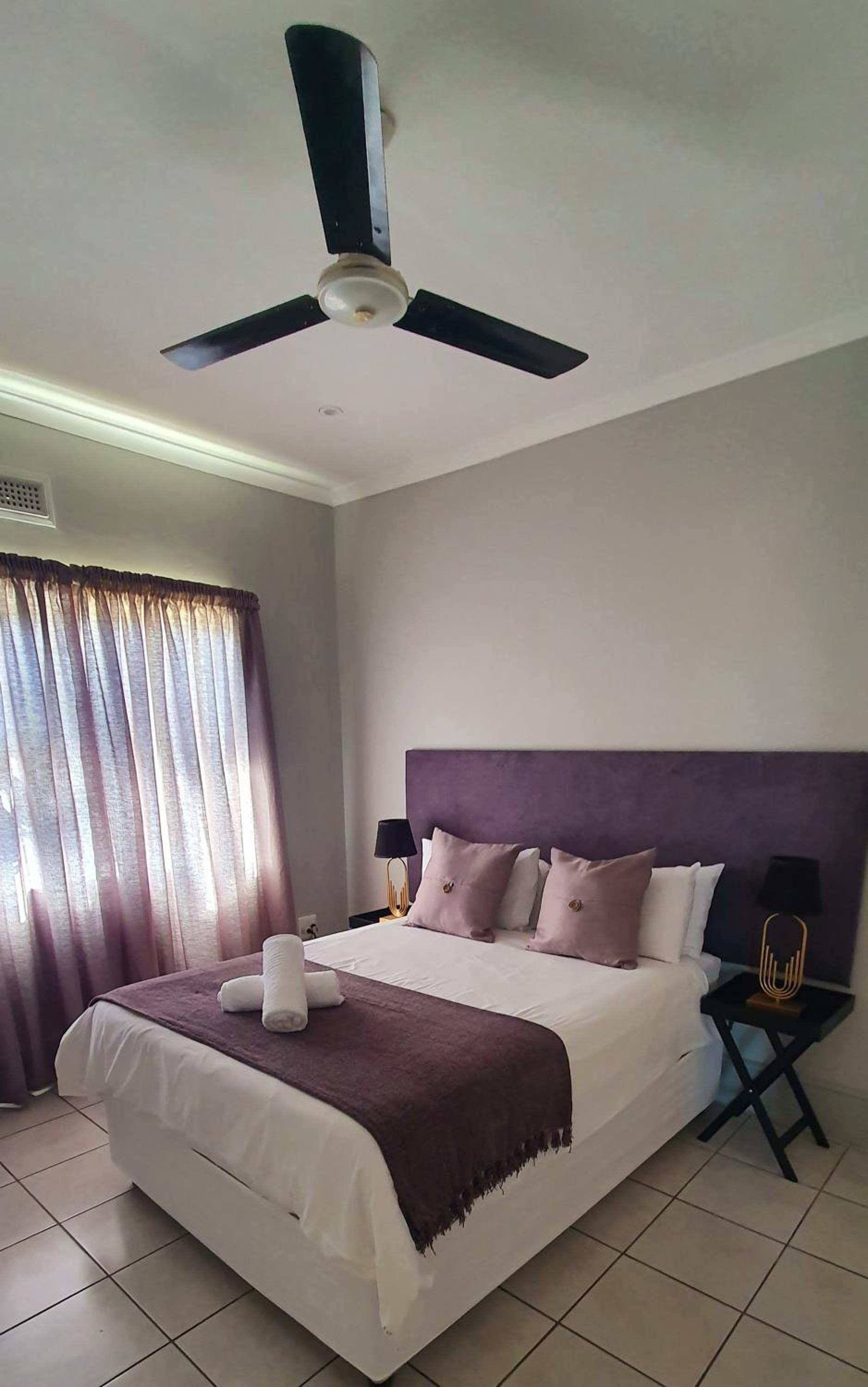 Point Village Hotel 27/76