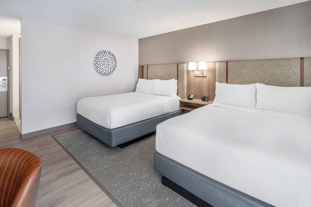 Holiday Inn Dublin Pleasanton 11/70