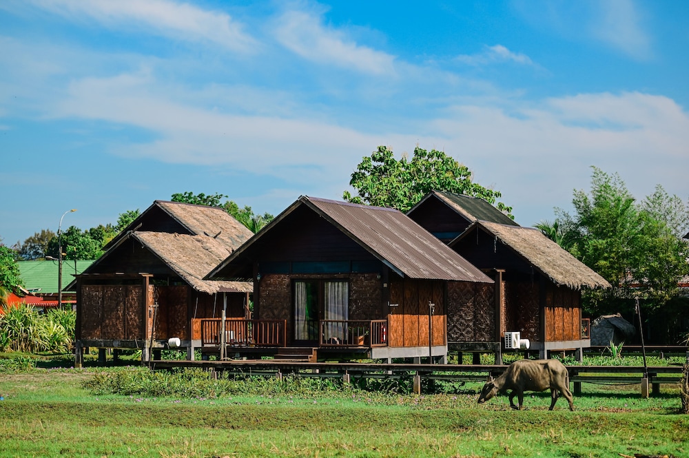 THE GEMALAI VILLAGE 26/30