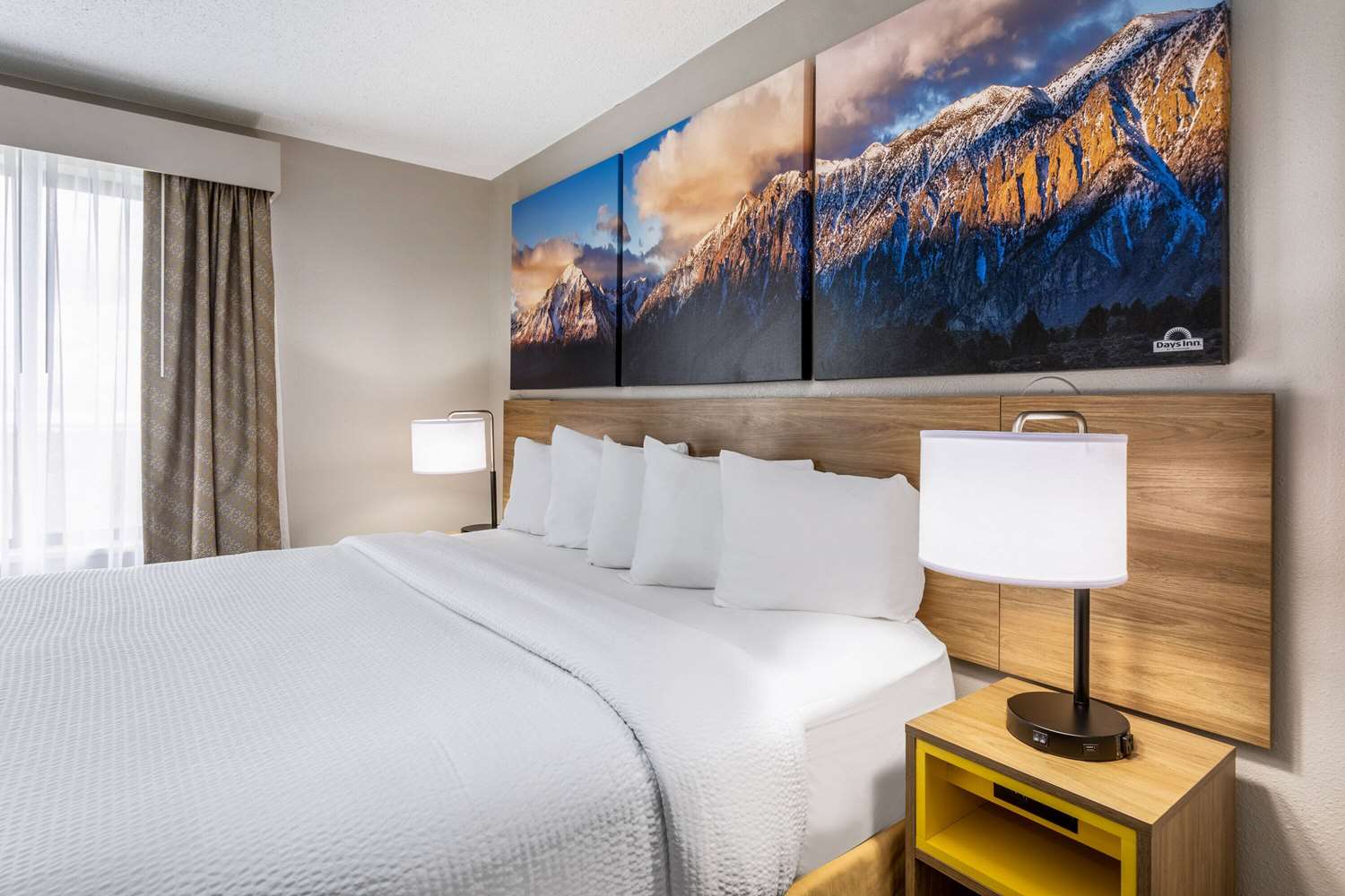 Days Inn & Suites by Wyndham Denver International Airport 9/37