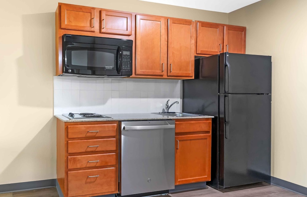 CANDLEWOOD SUITES BARTLESVILLE EAST 51/59
