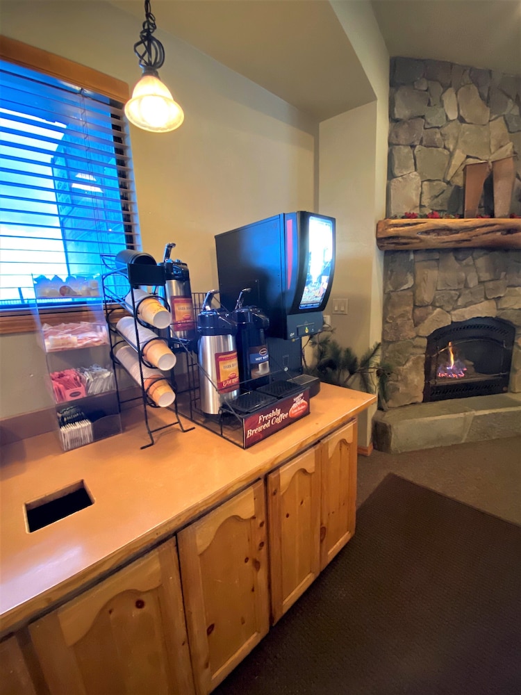 Tahoe Lakeshore Lodge & Spa 51/62