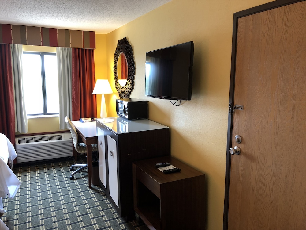 Baymont By Wyndham Springfield 22/27