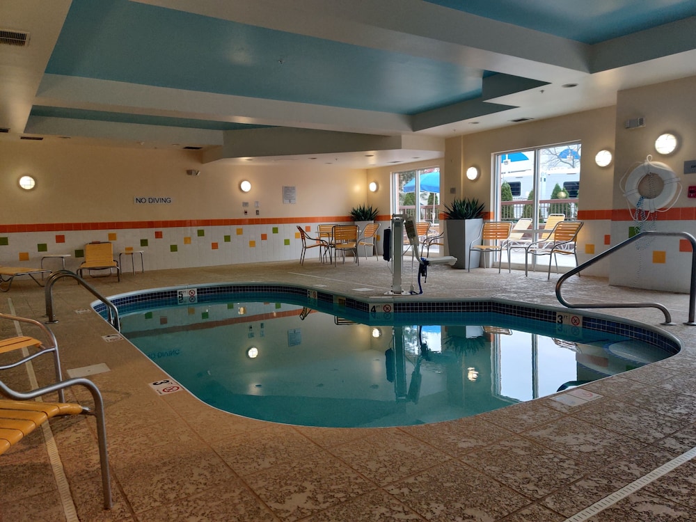 Comfort Inn and Suites Akron South 3/39