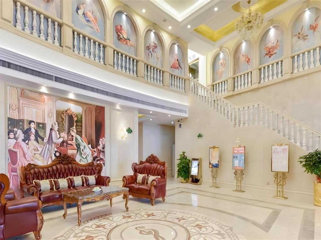 Vienna Hotel (Guangdong Dongguan East Railway Station) 48/62