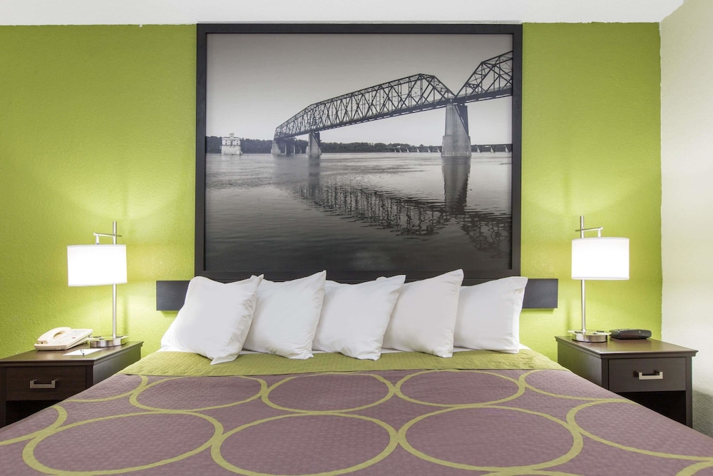 Super 8 by Wyndham Southaven 4/16